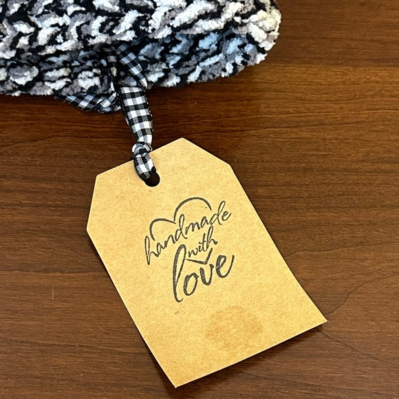 π4xHPπHandmade Animal Hat Gray, Black & White Crochet Bear Beanie Hat - Picture 7 of 8